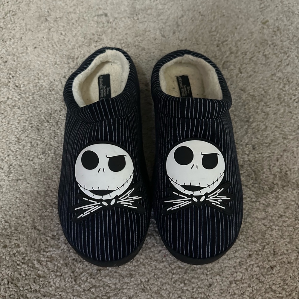 size9/10 Black and white Nightmare Before Christmas slippers
